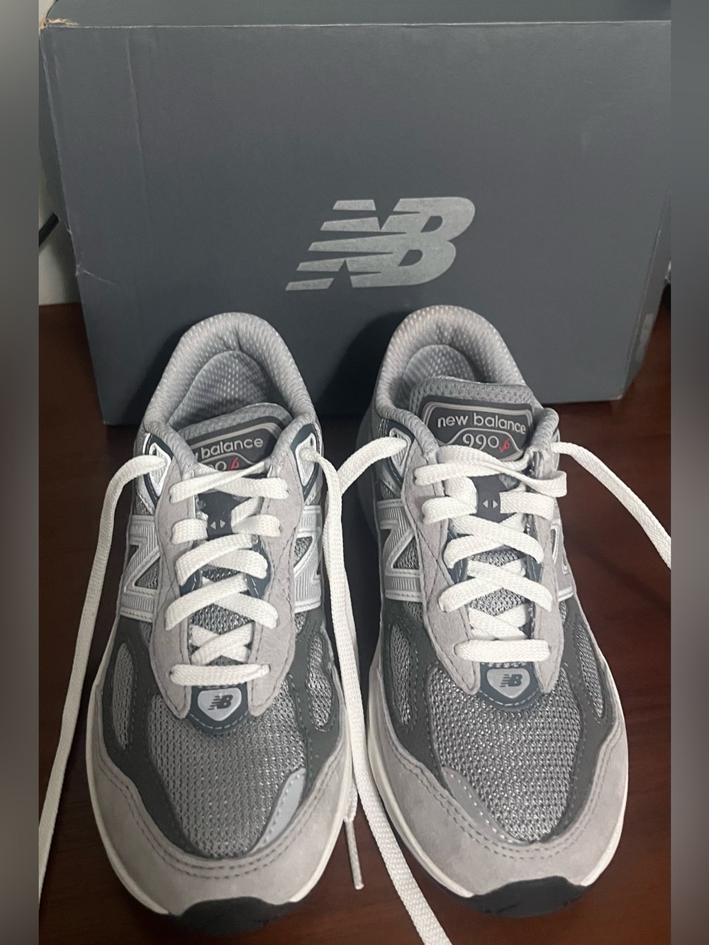New Balance 990 Light Gray and White Running Shoe - Picture 1 of 13